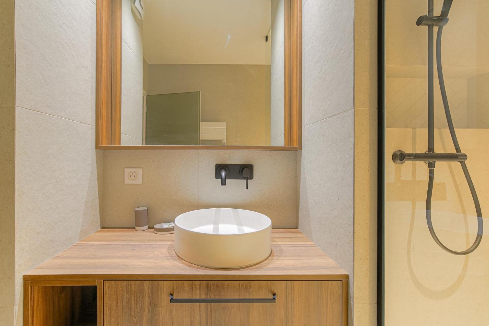 Апартаменты Luxe Et Design Avec Parking Gratuit Лион Экстерьер фото